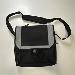 Targus Tablet or Small Laptop Messenger Shoulder & Hand Carry Bag College Ready‎